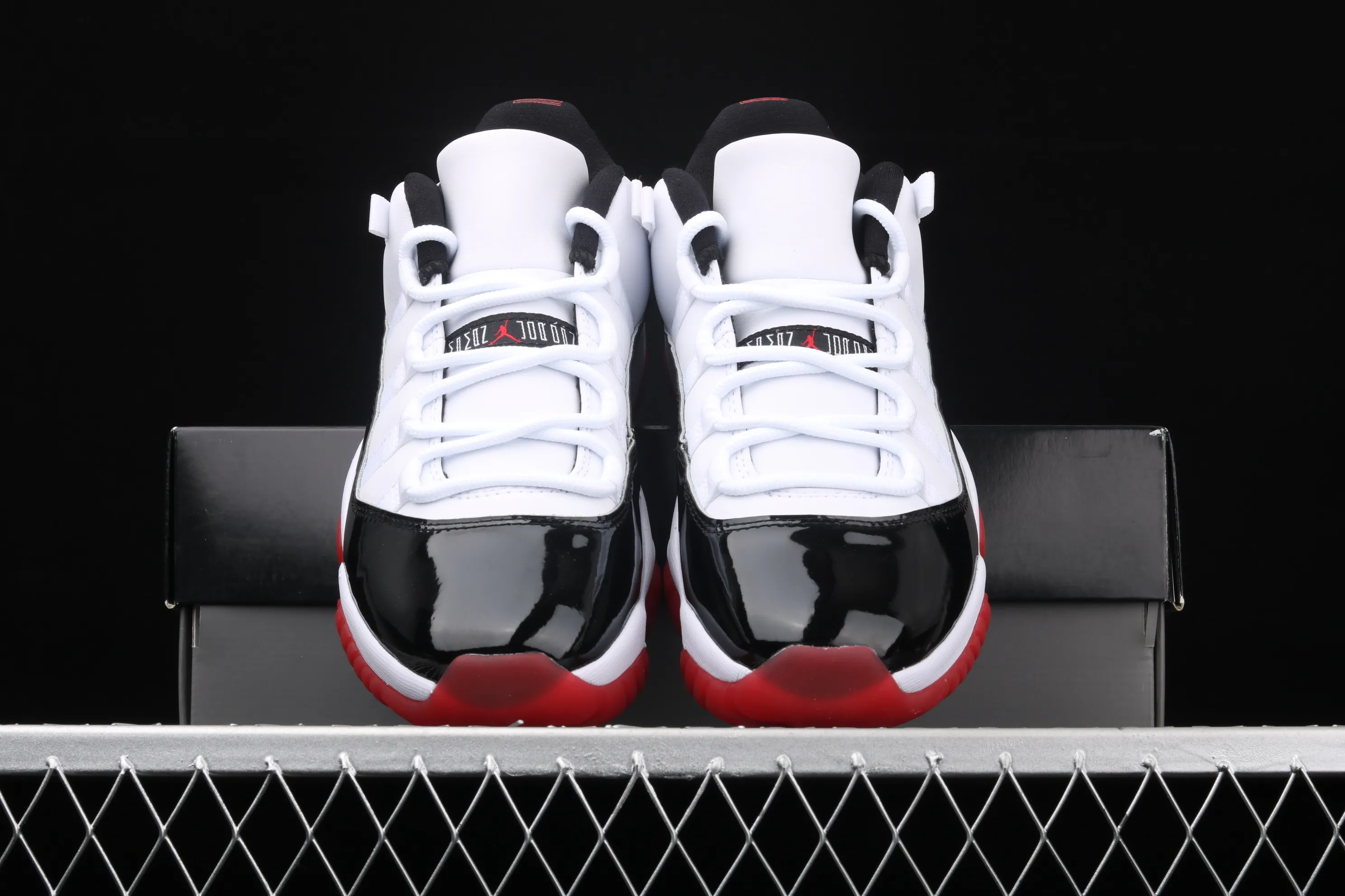 All Categories Air Jordan Jordan Series Basketball Shoes Air Jordan 11 Pure Original Version Air Jordan 11 Retro Low AJ11 Joe 11 Patent Leather Black Red Low Top Real Standard Real Carbon AV2187-160